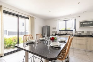 Dining - Villa des Rives du Tarn Avec Jacuzzi (Montans)