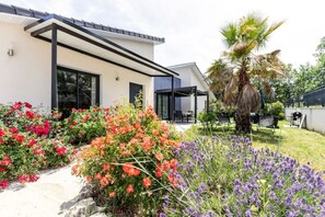 Terrace/patio - Villa des Rives du Tarn Avec Jacuzzi (Montans)