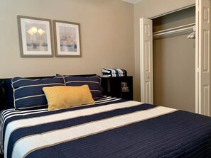 3 habitaciones, tabla de planchar con plancha, wifi y ropa de cama 