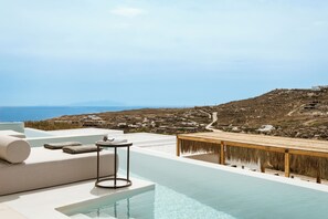 Pool Suite Side Sea View | Vista a la playa o el mar