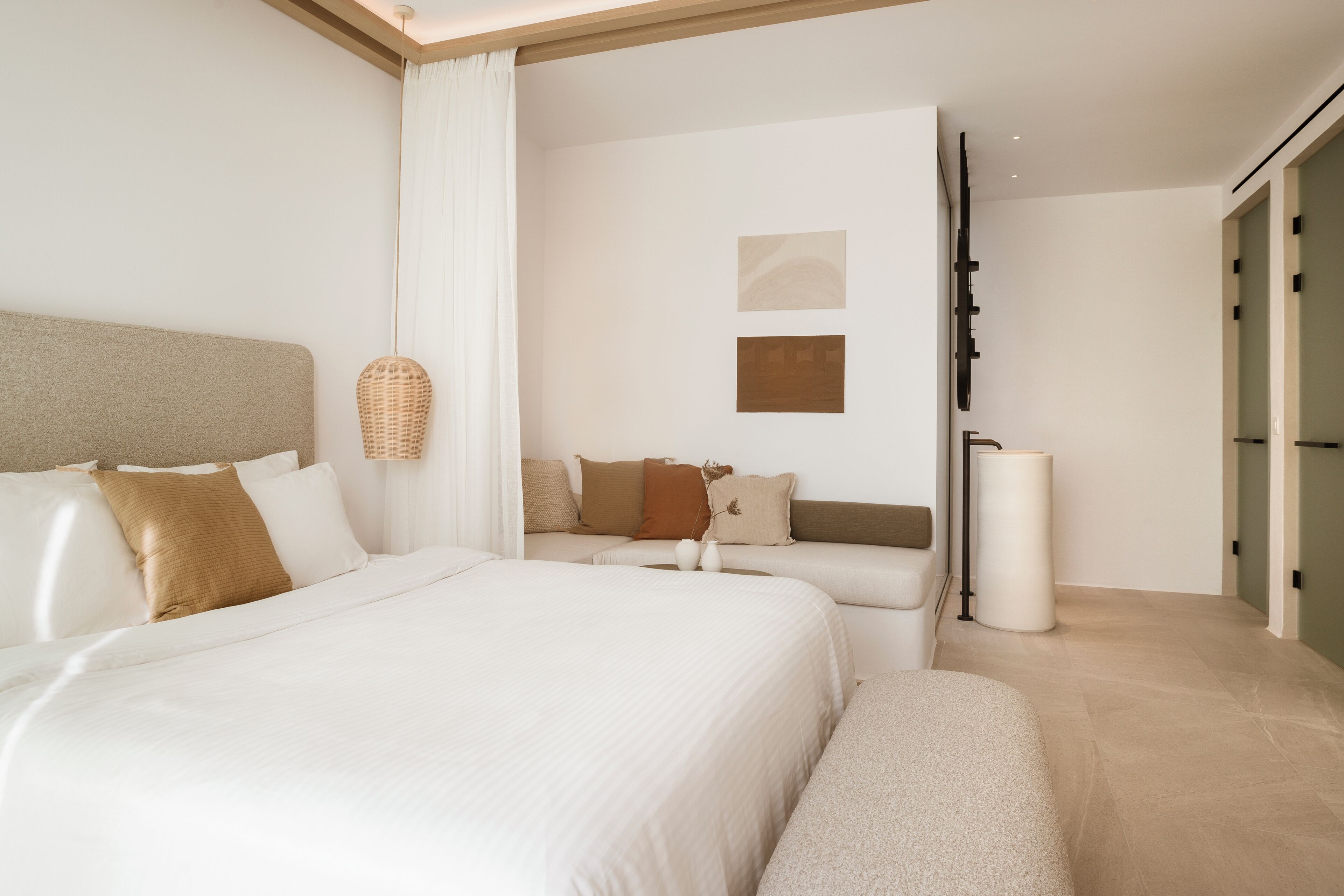 1 bedroom, premium bedding, minibar, in-room safe