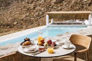 Desayuno completo incluido todos los días