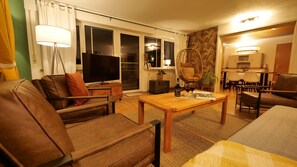 Smart TV, books - Plant Apartment - Large balcony with barbecue (Eutingen im Gäu)