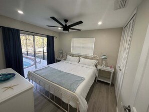 4 bedrooms, iron/ironing board, travel cot, WiFi - 4 bed/ 3 bath Villa Heated Pool (Cape Coral)