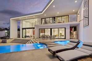 Outdoor pool - Villa E11even With Private Chef Ocean Front (isla mujeres)