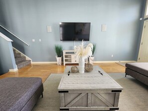 TV - Luxury By The Ocean-1 Block from Inlet Boardwalk (Atlantic City)