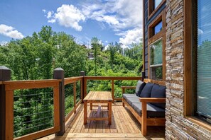 Property grounds - Brand New Modern Mountain Chalet (Gatlinburg)