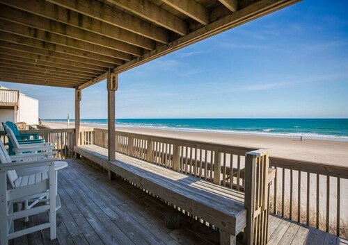 OCEANFRONT 3 Bedroom Queen's Grant Condo - Pool, Boat Ramp & Dock