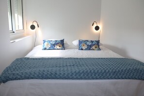 2 chambres, fer et planche à repasser, lit de bébé portatif, Wi-Fi
