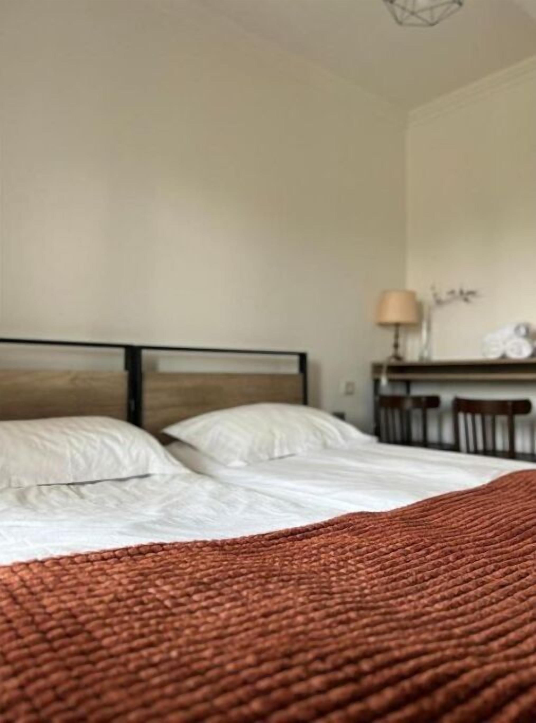 2 makuuhuonetta, Wi-Fi