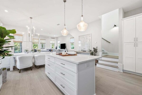 Interior - Beach Access 5 min ~ Pool, Bikes, Golf Cart (Santa Rosa Beach)