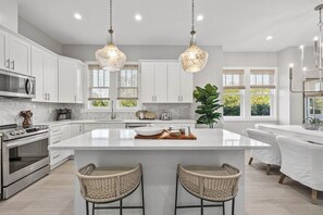 Fridge, microwave, oven, stovetop - Beach Access 5 min ~ Pool, Bikes, Golf Cart (Santa Rosa Beach)