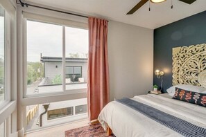 8 عدّة غرف نوم ومكواة/لوح كي وواي فاي مجانًا وملاءات أسرّة