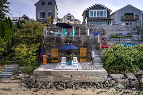 Amazing New England views - Private beachfront by Sabin Point!
