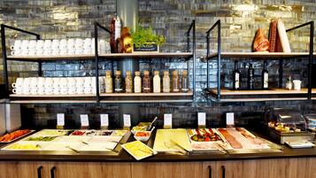 Free daily buffet breakfast