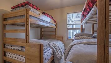 2 多间卧室、免费 WiFi、床单