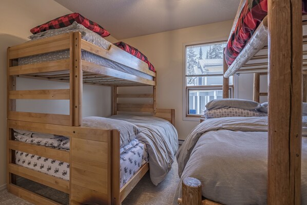 2 chambres, accès au Wi-Fi (inclus), literie fournie
