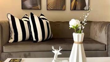 Studio | Living area | TV