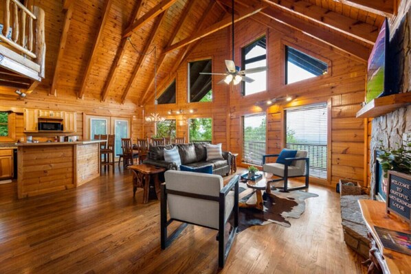 Smart TV, chimenea, futbolito