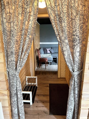 The Little Guesthouse Downtown - A beautiful family studio