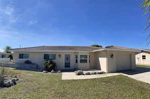 Exterior - Serenity now, full refund*, pool heat, sleeps 8 (Rotonda West)