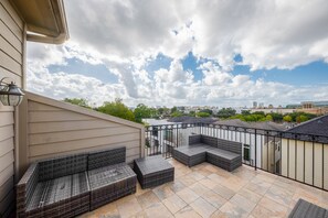 Terrace/patio - Midtown Houston City View Home (Houston)