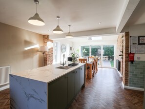 냉장고, 식기 세척기, 전기 주전자, 토스터