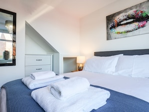4 bedrooms, individually decorated, individually furnished, free WiFi - Meadowfields (Whitby)