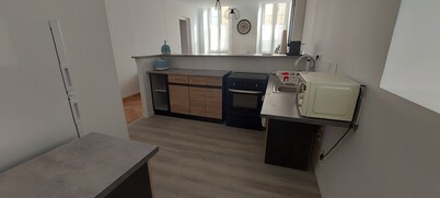 Centre Ville de Tournon au Cœur des Vignes Éveiller vos Papilles