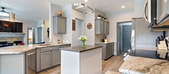 Charming 4BR Private Pool Oasis w/ King Bed Suite