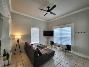 Living area - City Center Charm in San Antonio (San Antonio)