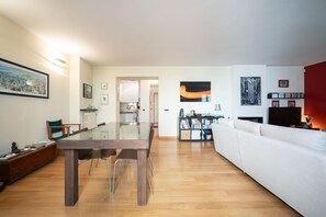 Living area - A Tiny Terrace in City Centre (Milano)