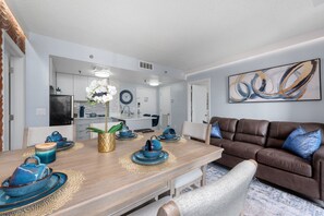 Dining - 2 suites apartment near to the Universal Studios (Orlando)