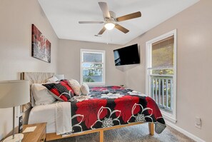 2 室のベッドルーム、アイロン / アイロン台、WiFi (無料)、ベッドシーツ