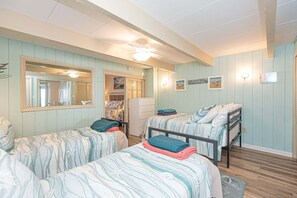 5 bedrooms, iron/ironing board, free WiFi, wheelchair access - Beautiful Direct Ocean Front Townhome in Sea Village with Relaxing Ocean Views! (Ocean City)