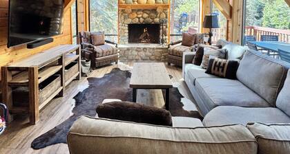 LUXURY NORTHSTAR RESORT MOUNTAIN CHALET: HOT TUB • SKI • SNOWBOARD • POOL • EV