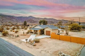 Exterior - Casa Bizarra - Historic 1930s Adobe Home in 29Palms  (Twentynine Palms)