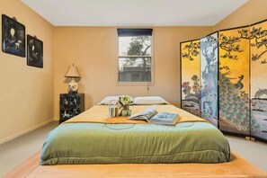 1 bedroom, desk, WiFi, bed sheets