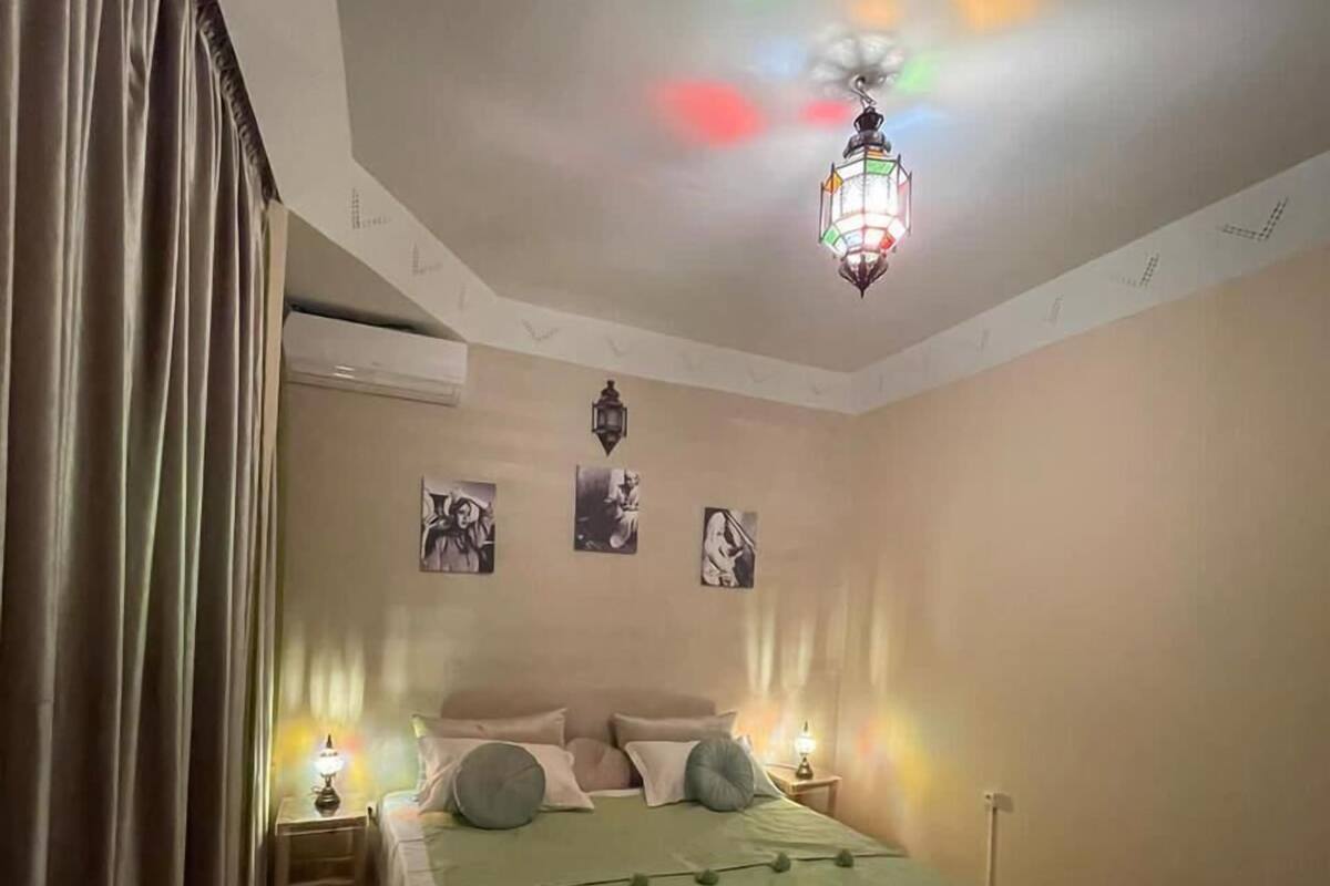 Room, 1 Queen Bed, Non Smoking | In-room safe, blackout drapes, bed sheets