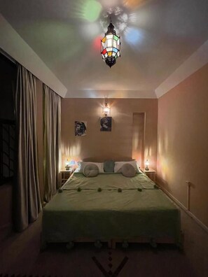 Double Room, 1 Queen Bed | In-room safe, blackout curtains, bed sheets - Riad Baroud  (Marrakech)