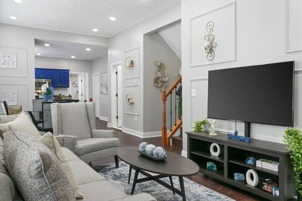 Living area - Blue Oasis (Detroit)