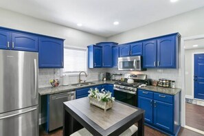 Private kitchen - Blue Oasis (Detroit)