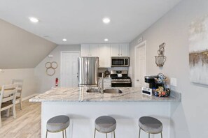 Private kitchen - Cozy urban oasis, Duplex 2nd floor unit (Detroit)