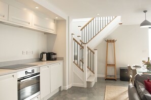 Frigorifero, microonde, forno, lavastoviglie