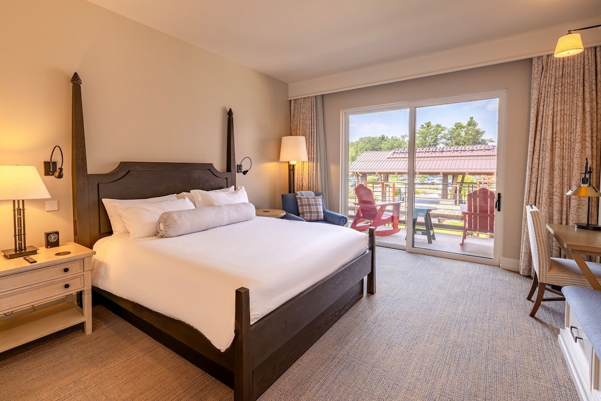 Standard Room, 1 King Bed, Accessible, Terrace | Egyptian cotton sheets, premium bedding, down comforters, in-room safe
