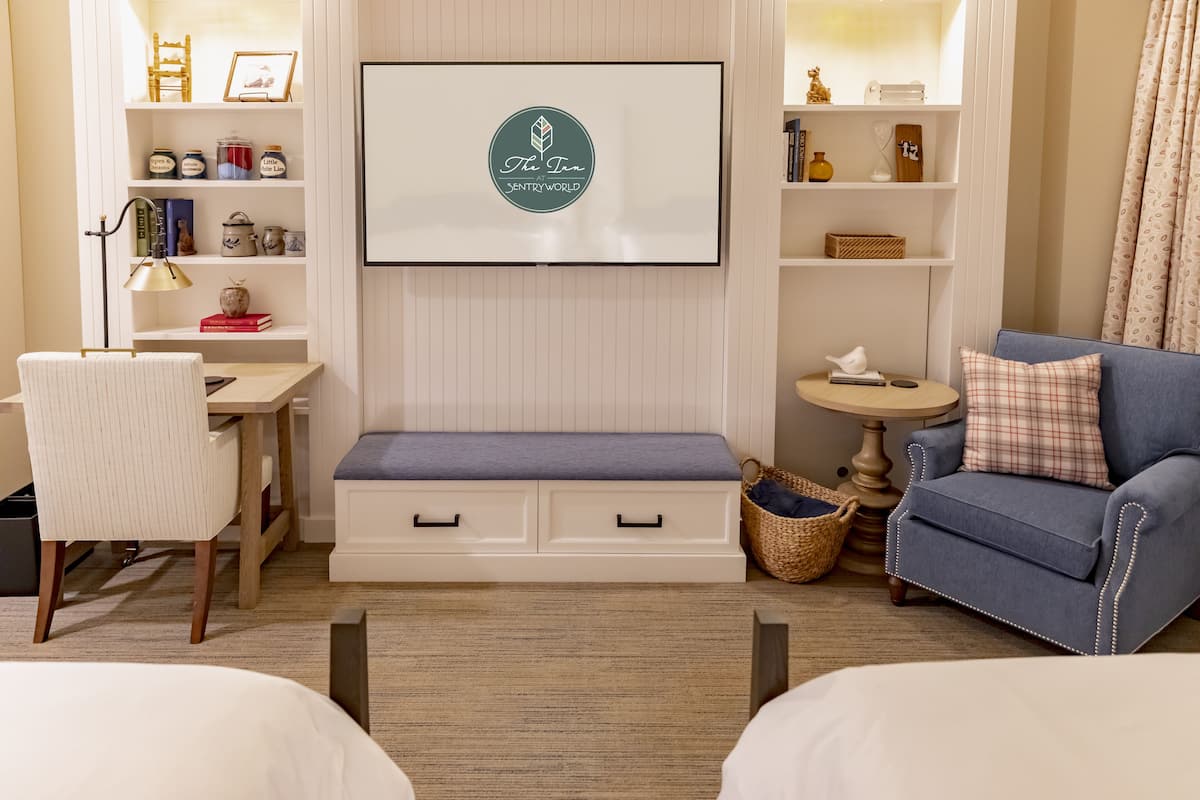 Egyptian cotton sheets, premium bedding, down comforters, in-room safe