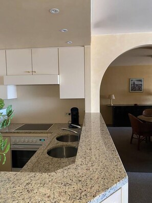 Leilighet | Eget kjøkken | Kjøleskap, mikrobølgeovn, ovn og kokeplater