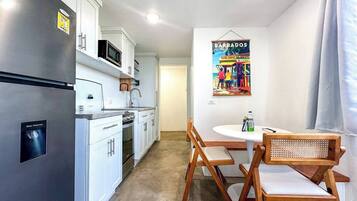 Frigorífic, microones, forn i placa de cuina