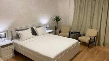 1 chambre, fer et planche à repasser, Wi-Fi, draps fournis