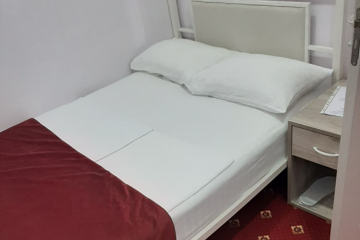 Habitación doble económica | Wifi gratis 
